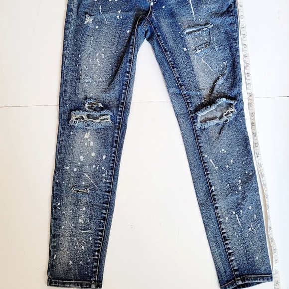 Distressed Jeans - Picture 10 of 12